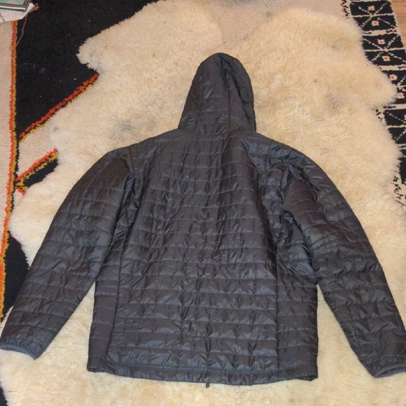 Patagonia Men's Black Nano Puff Insulated Hooded Jacket - Picture 3 of 5